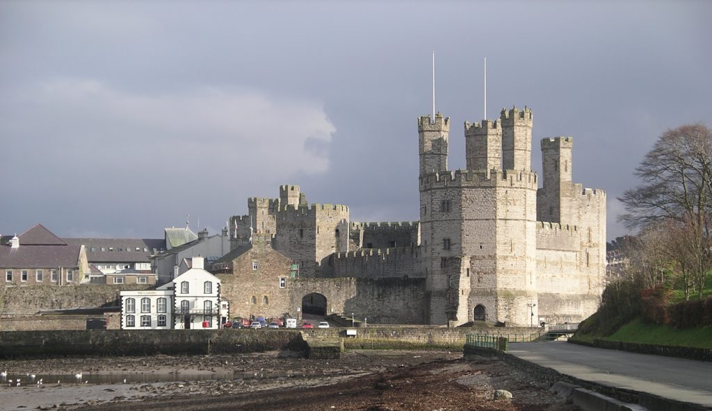 Seaside North Wales Caernarfon_castle_from_the_west