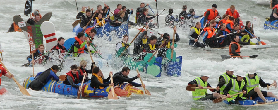 4 BIG Things to do in Snowdonia - raft racing